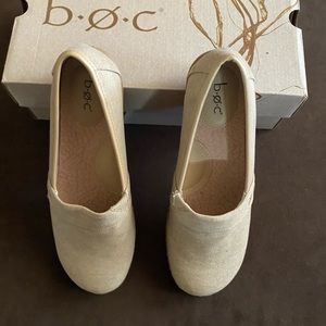 b.o.c Canvas, Natural Stretch Slip On Shoes